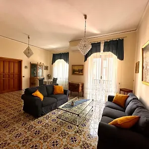 Maman Suite, Center Near Molo Beverello Сasa de vacaciones